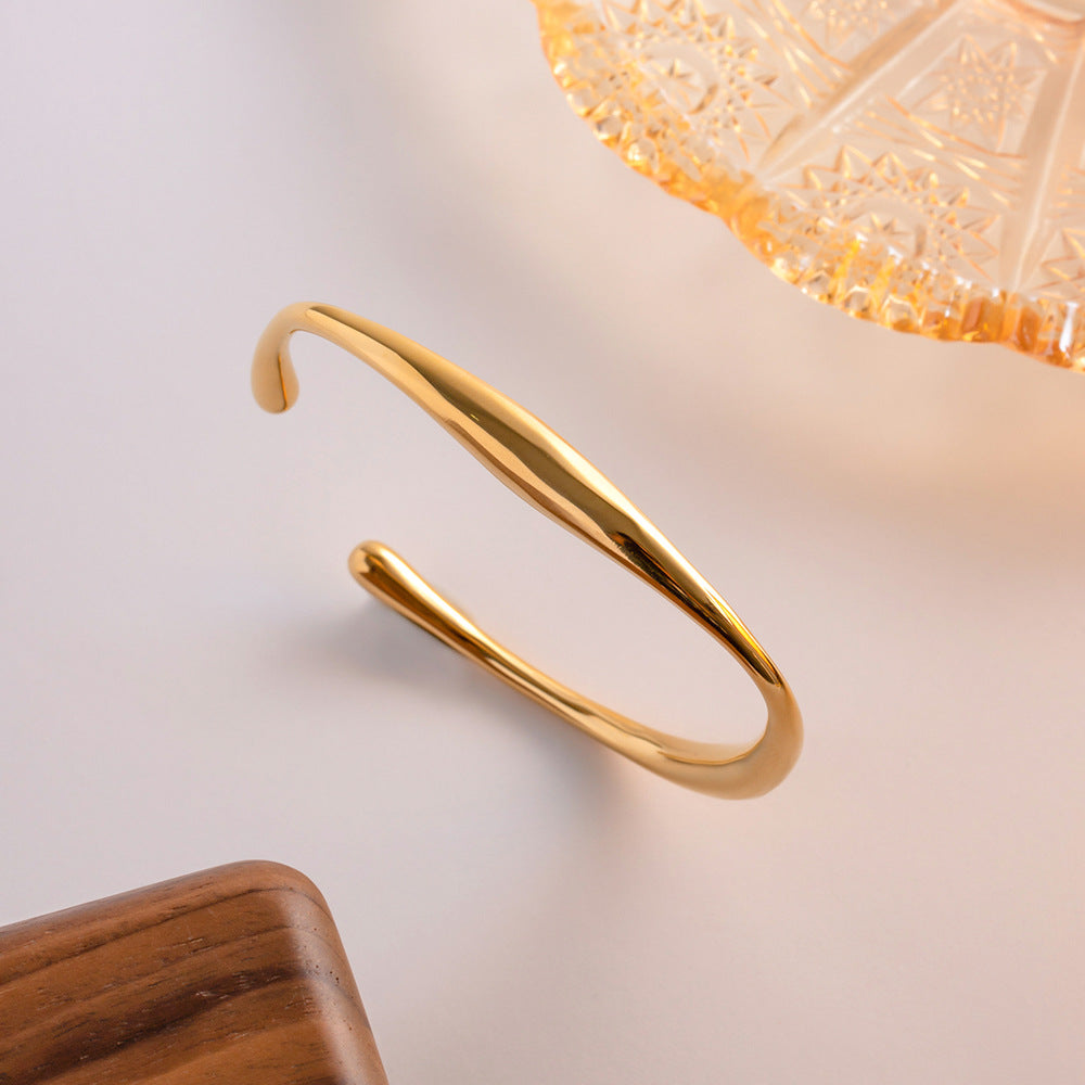 Tiffany Gold Bangle - Joie d’Or