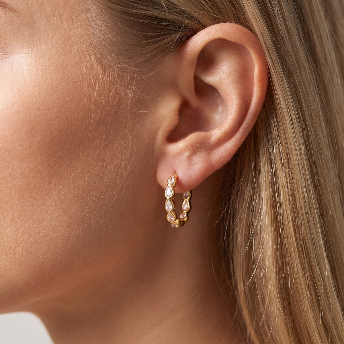 Albane Teardrop Hoop Gold Earrings - Joie d’Or