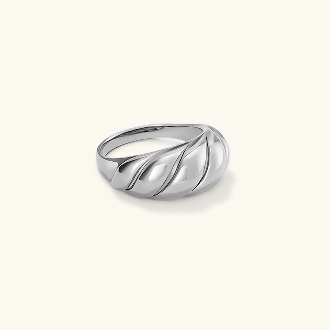 Lorelei Gold Croissant Ring - Joie d’Or