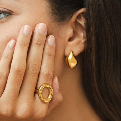 Lena Curved Hoop Earrings