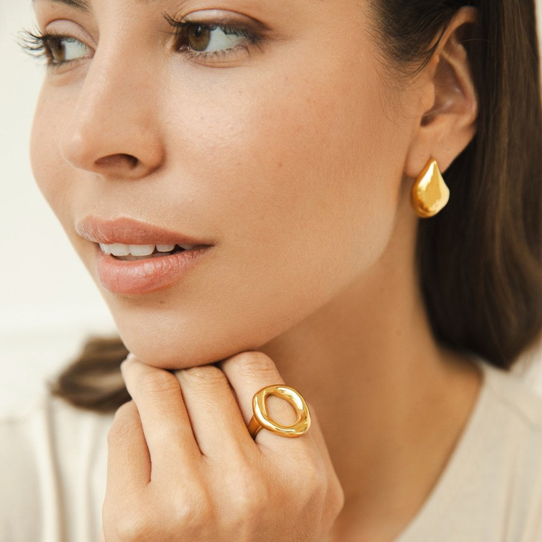 Lena Curved Hoop Earrings