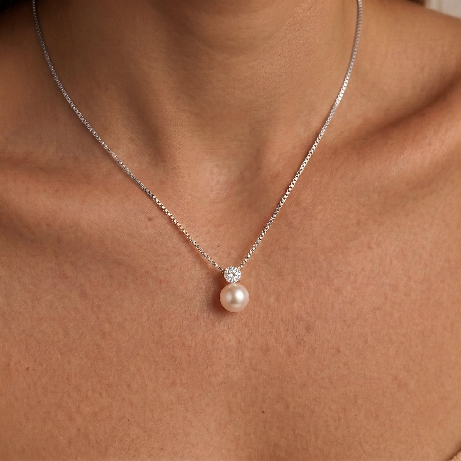 Arianne Pearl Crystal Solitaire Silver Necklace - Joie d’Or