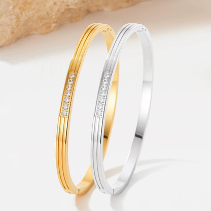 Alla Crystal bangle
