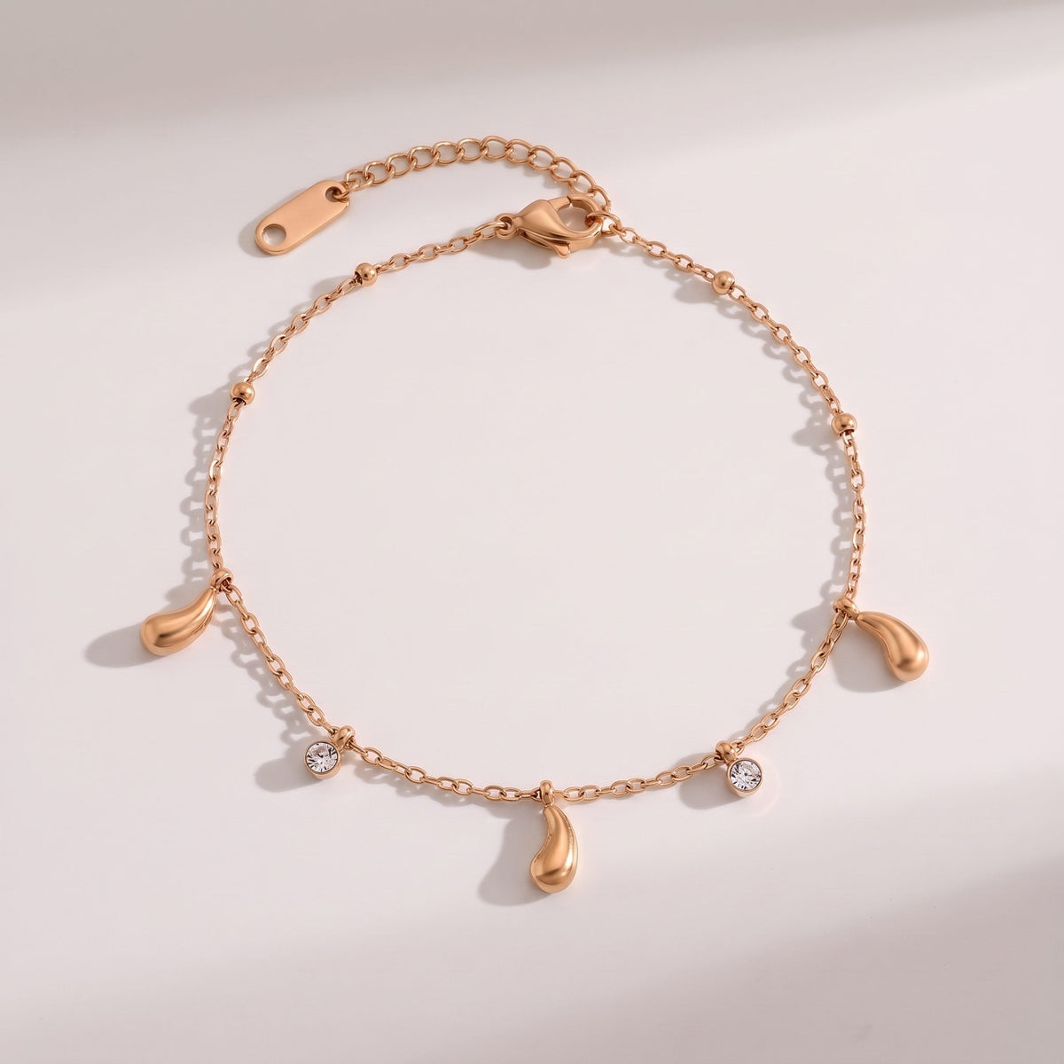 Adèle Teardrop Charm Gold Bracelet - Joie d’Or