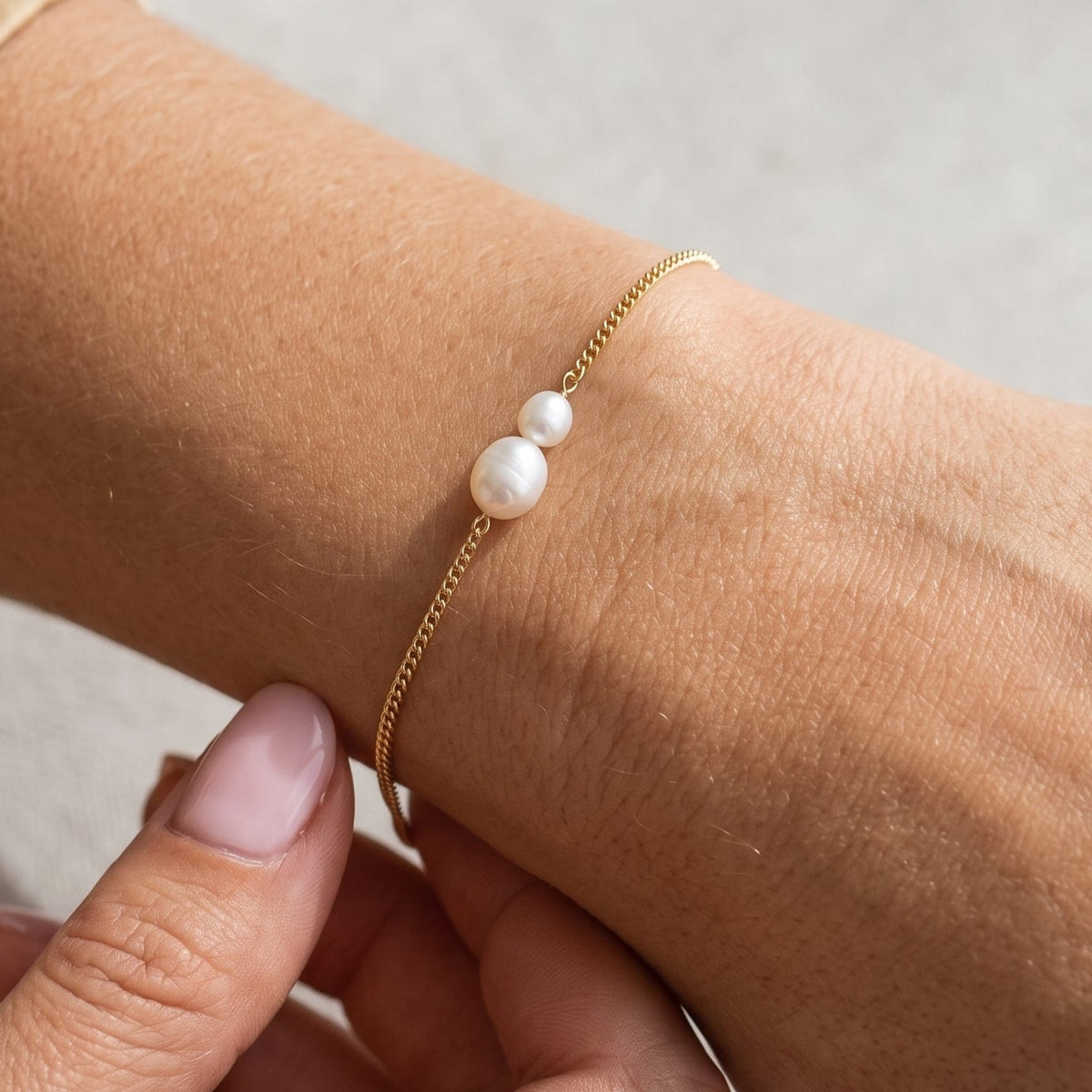 Agathe Freshwater Pearl Gold Chain Bracelet - Joie d’Or