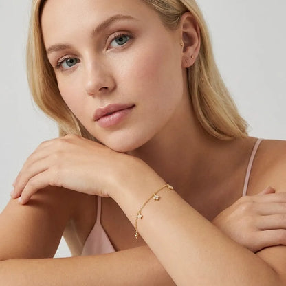 Aurélie Glimmer Charm Bracelet - Joie d’Or