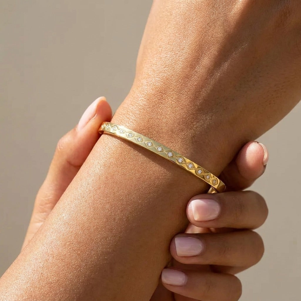 Isabella Pavé Crystal Bangle - Joie d’Or