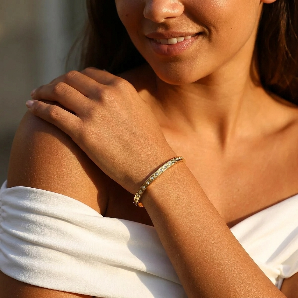 Isabella Pavé Crystal Bangle - Joie d’Or