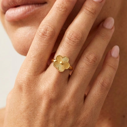 Rowena Gold Flower Ring - Joie d’Or