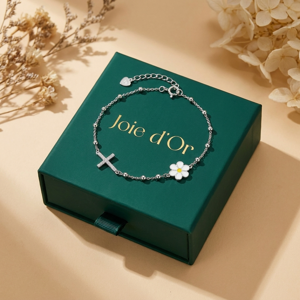 Elise Marguerite Croix Bracelet - Joie d’Or