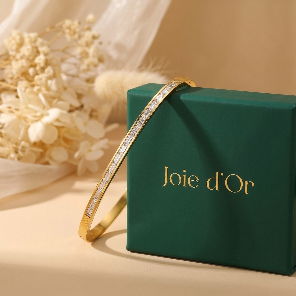 Grace Gold Diamond Bangle - Joie d’Or