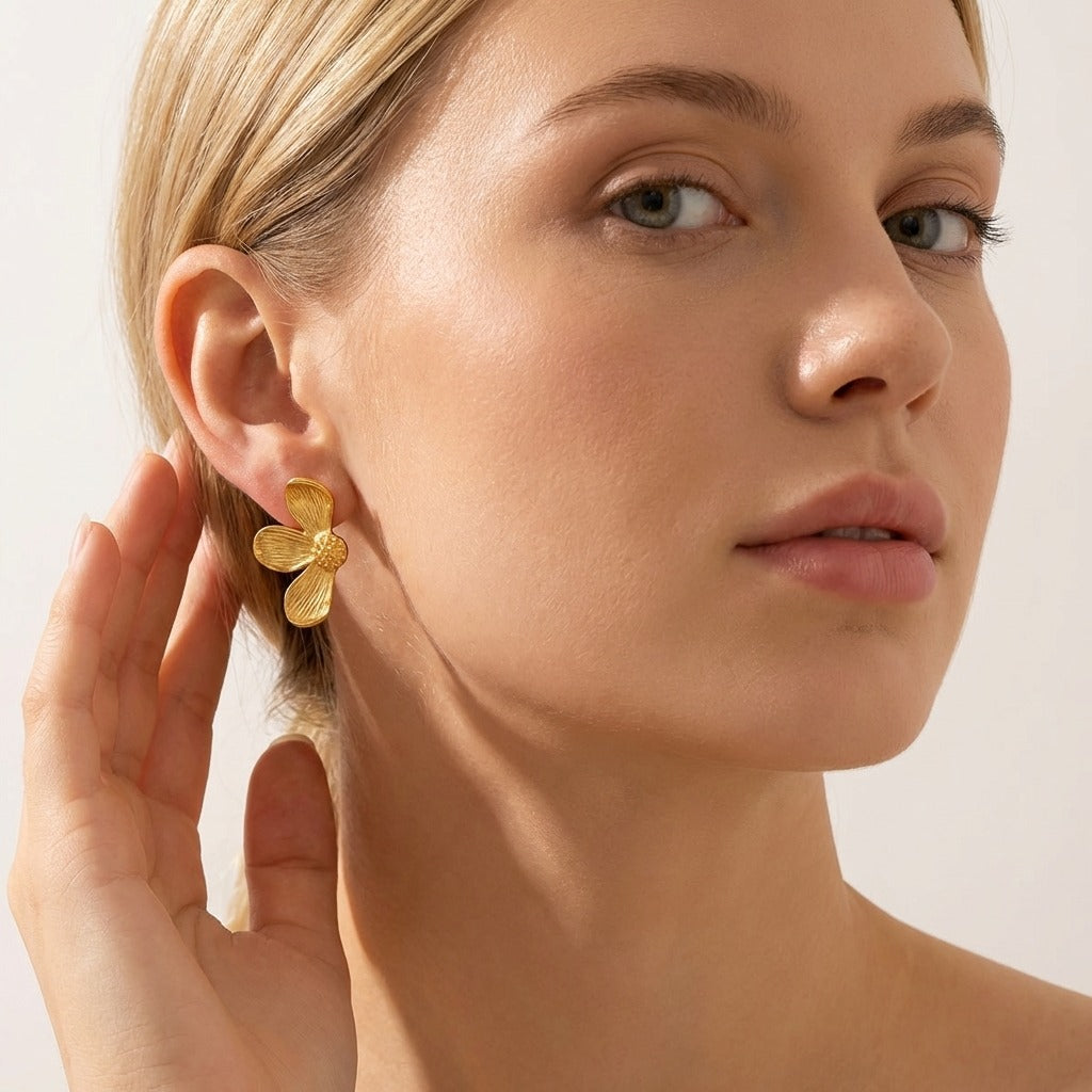 Éden Petal Gold Earrings - Joie d’Or
