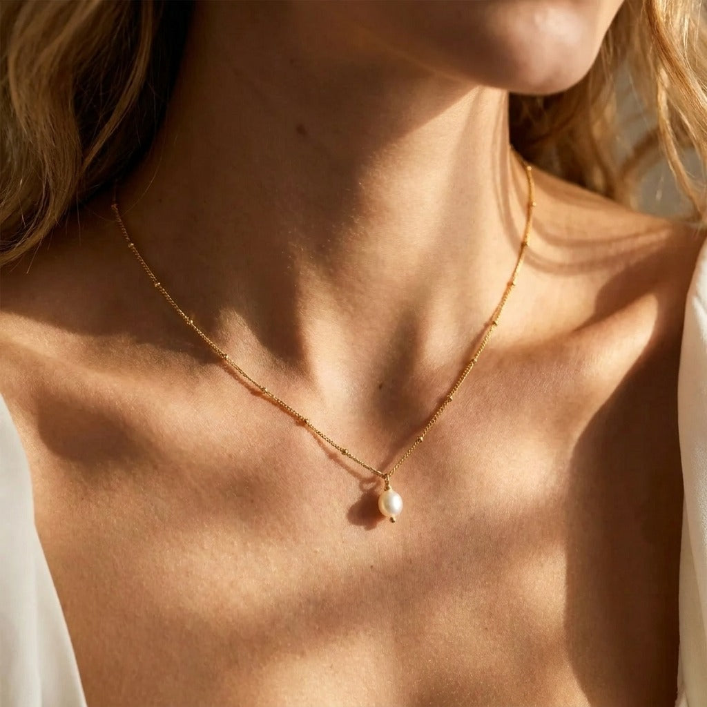 Léa Dainty Pearl Drop Necklace - Joie d’Or