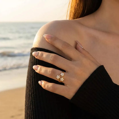 Lydia Crystal Flowers Ring - Joie d’Or