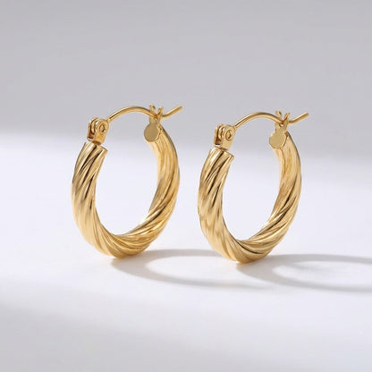 Clara Twist Gold Hoops - Joie d’Or