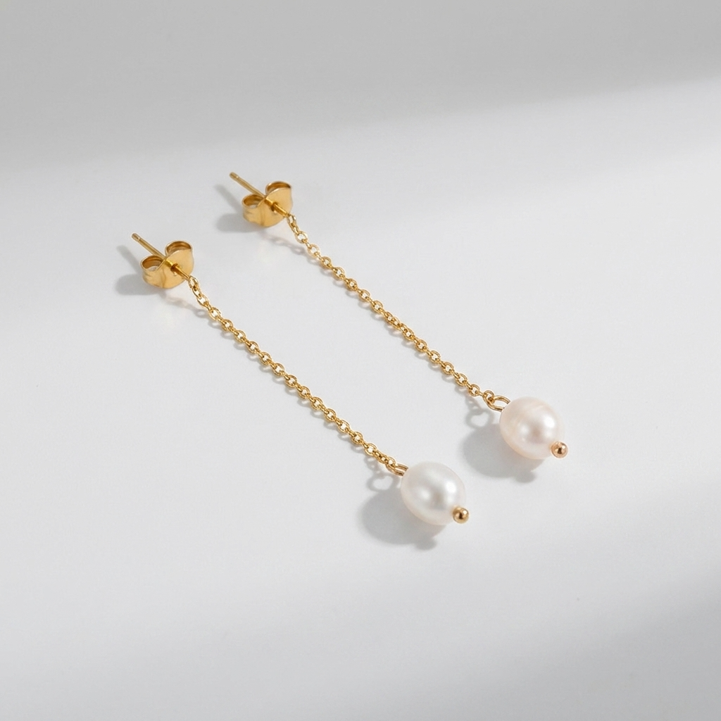 Élise Dainty Pearl Earrings - Joie d’Or