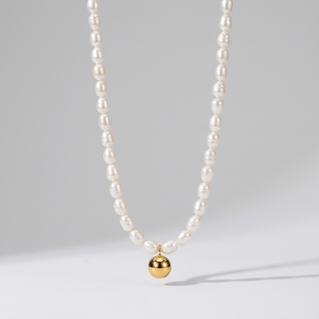 Adèle Freshwater Pearls Necklace