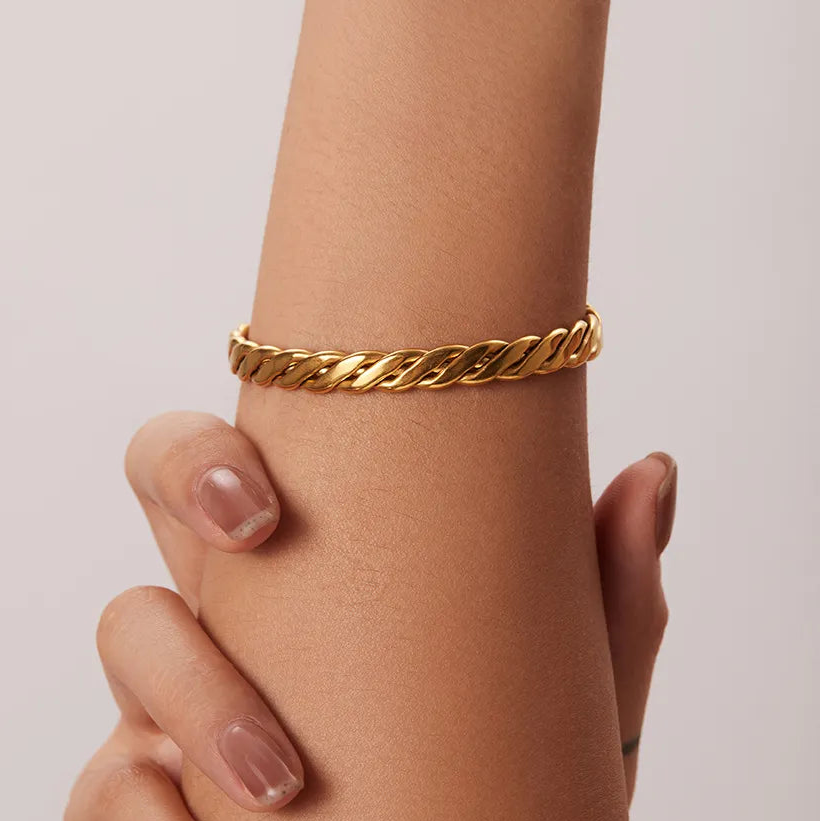 Emma Twist Bold Gold Bangle