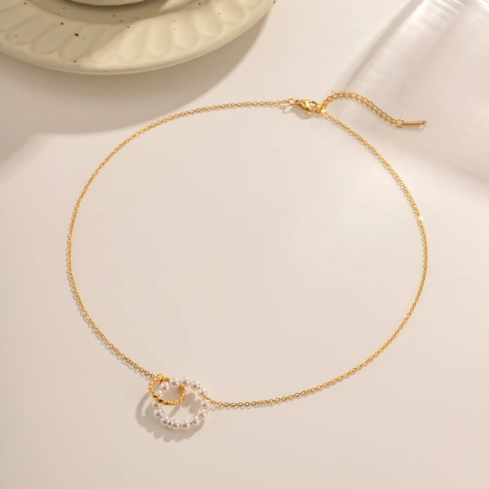 Valentina Interlocking Pearl & Gold Necklace