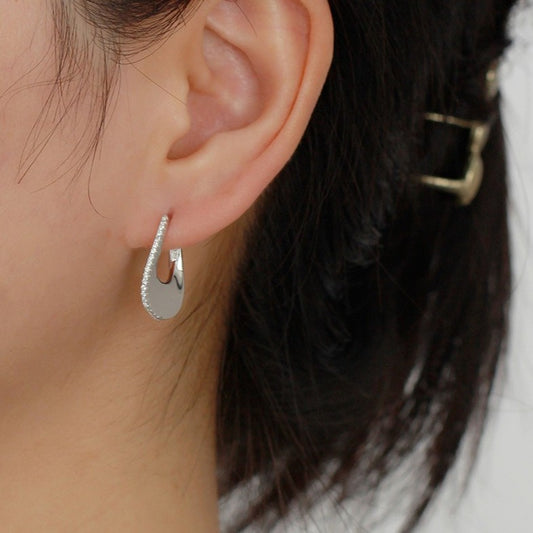 Isabella Modern Twist Earrings