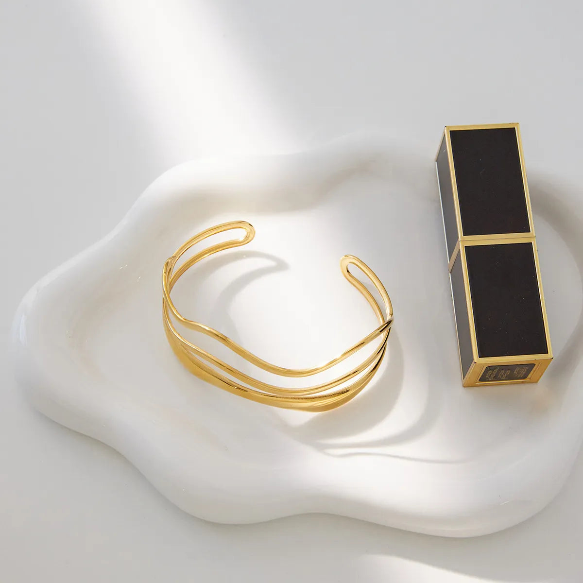 Emma Wave Gold Bangle